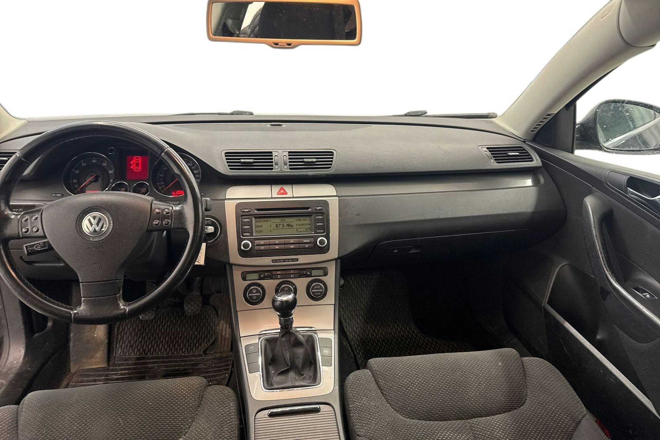 Musta Volkswagen PASSAT 2005 kuva 7.