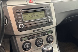 Musta Volkswagen PASSAT 2005 kuva 15.