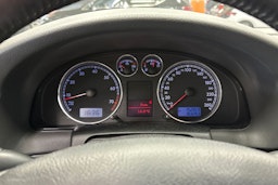 sininen Volkswagen Passat 2005 kuva 20.