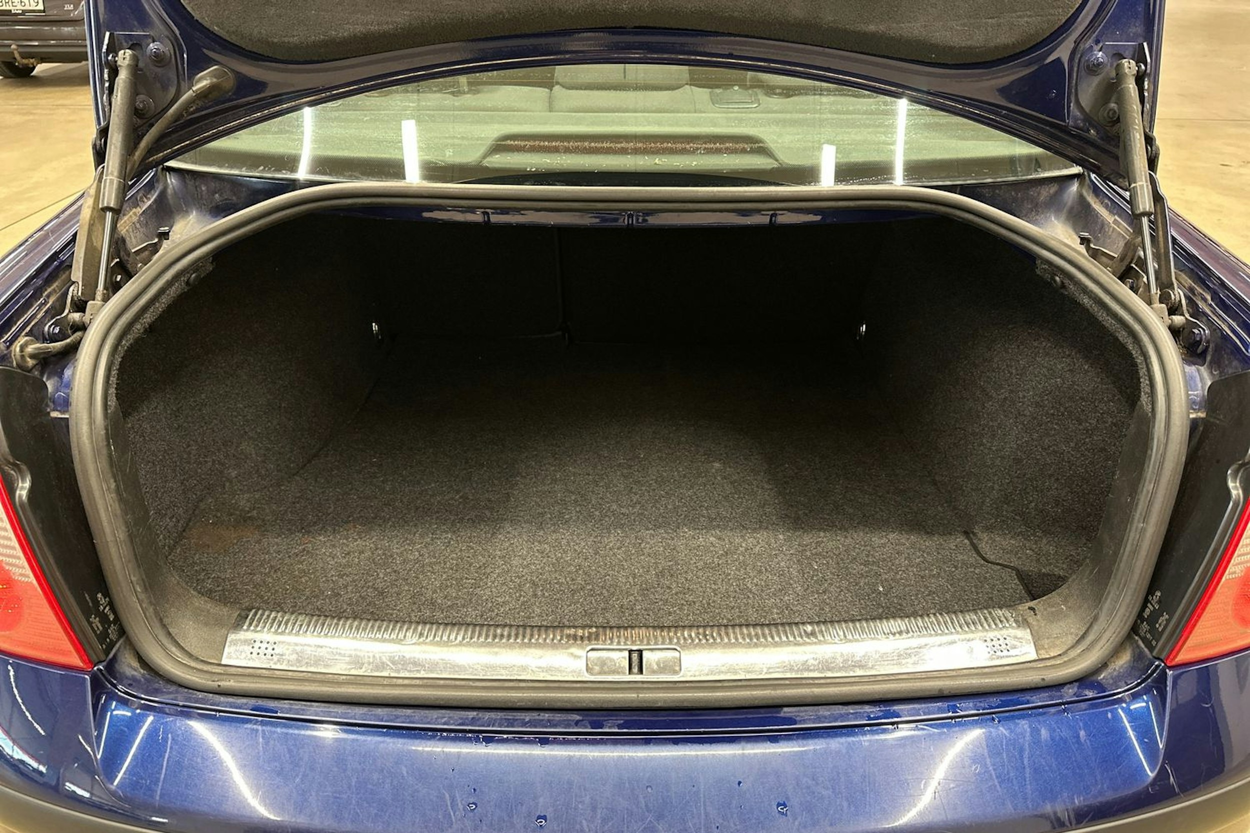 sininen Volkswagen Passat 2005 kuva 25.