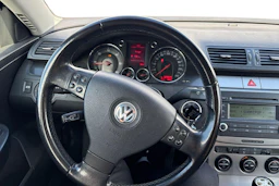 musta Volkswagen Passat 2005 kuva 6.