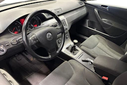 musta Volkswagen Passat 2005 kuva 7.