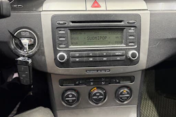 musta Volkswagen Passat 2005 kuva 32.