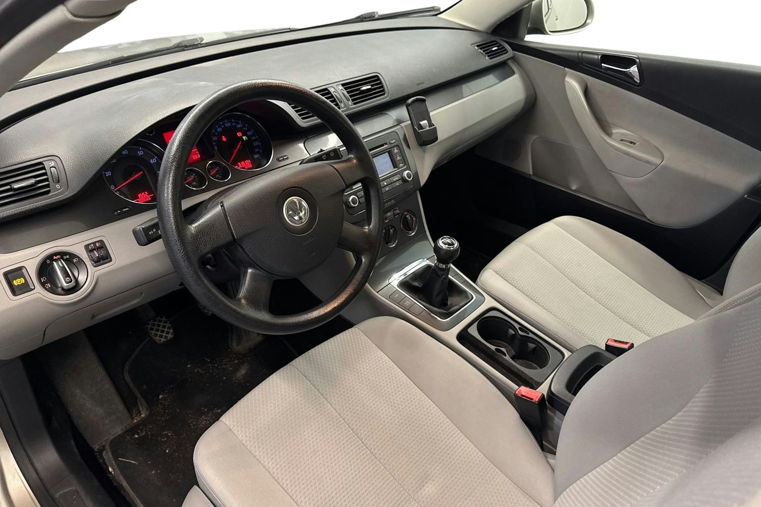 Ruskea (beige) Volkswagen PASSAT 2005 kuva 6.