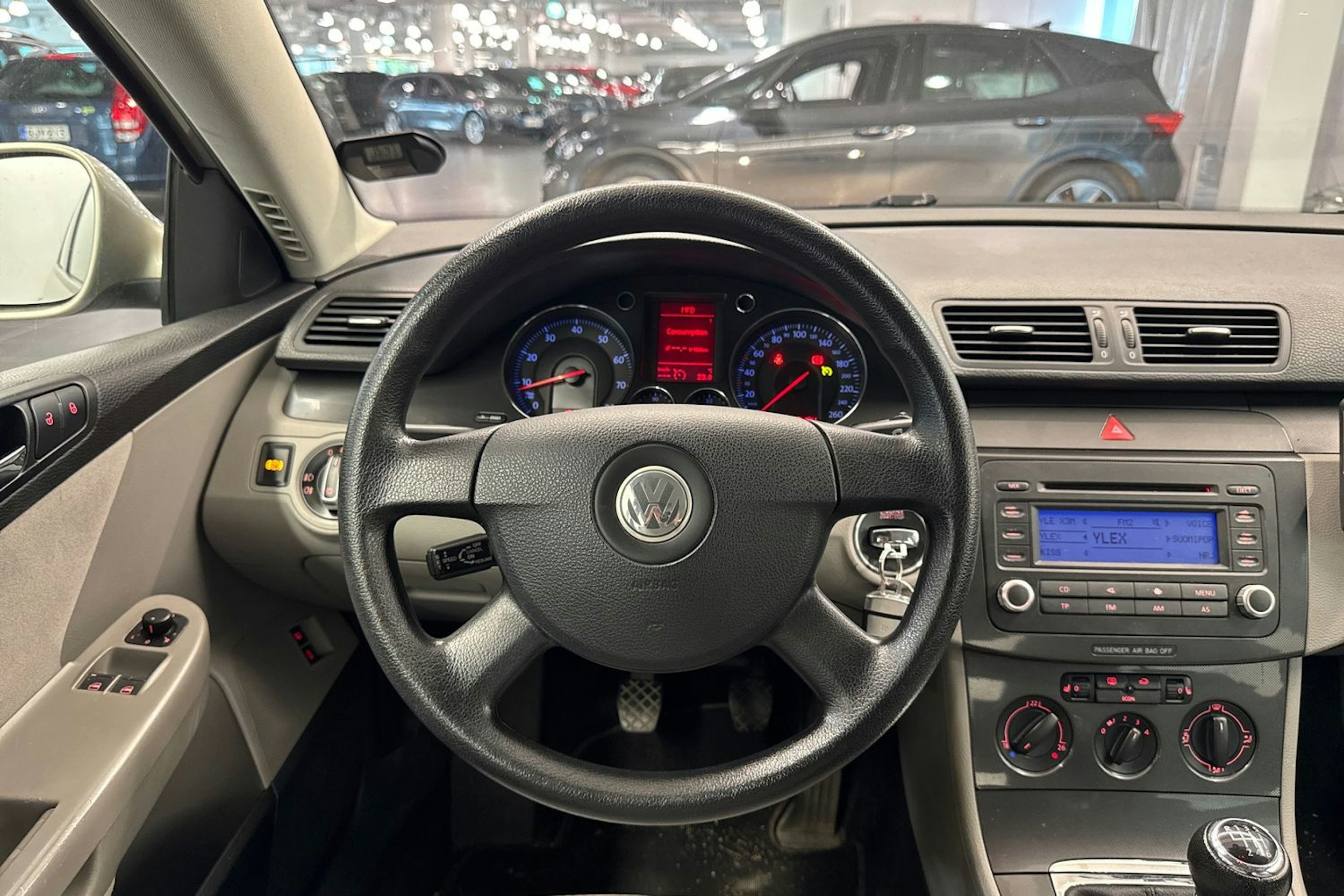 Ruskea (beige) Volkswagen PASSAT 2005 kuva 12.
