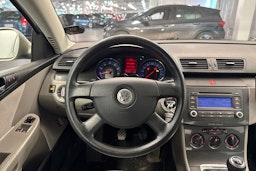 Ruskea (beige) Volkswagen PASSAT 2005 kuva 12.