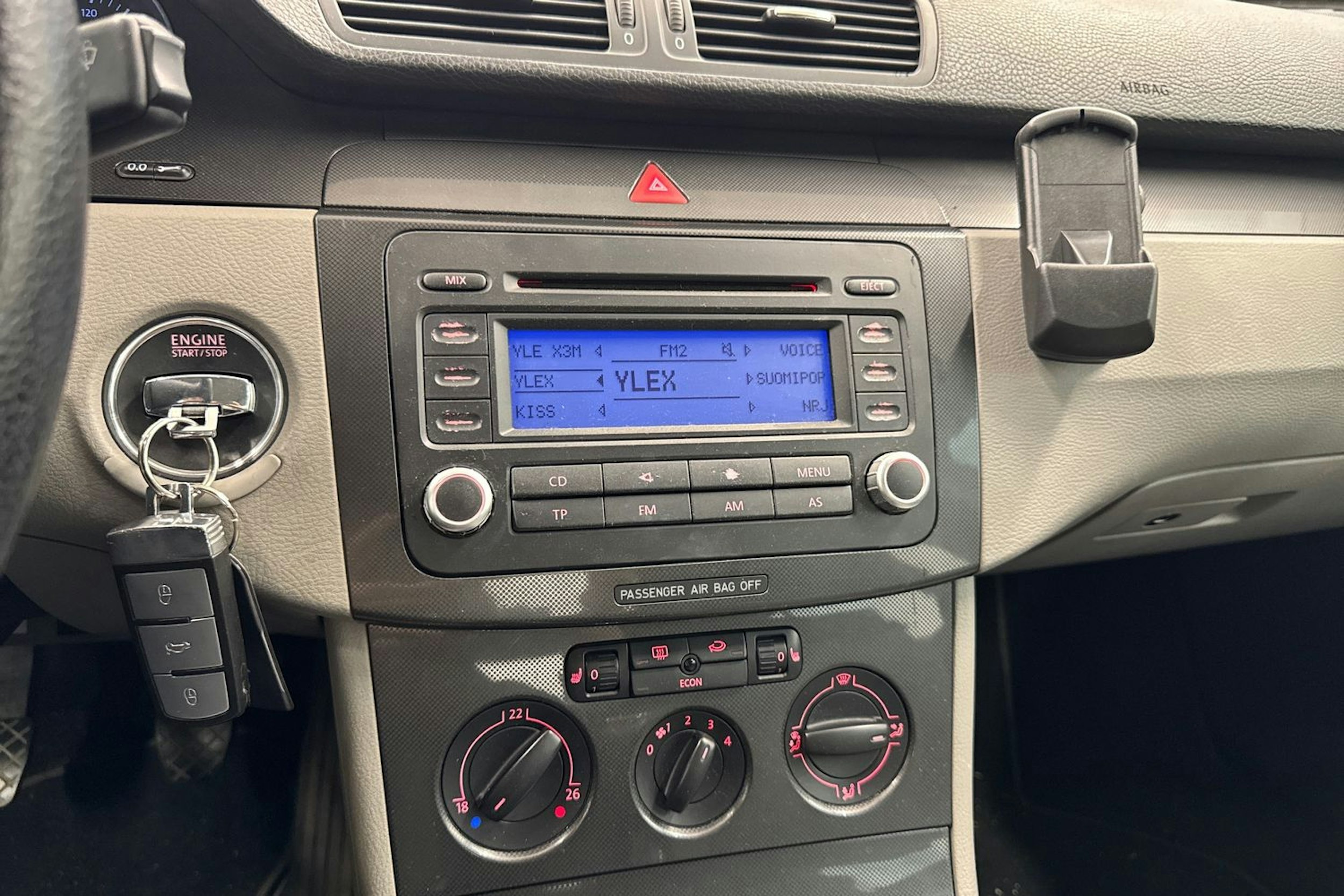Ruskea (beige) Volkswagen PASSAT 2005 kuva 18.