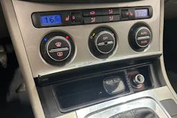 ruskea (beige) Volkswagen Passat 2006 kuva 24.