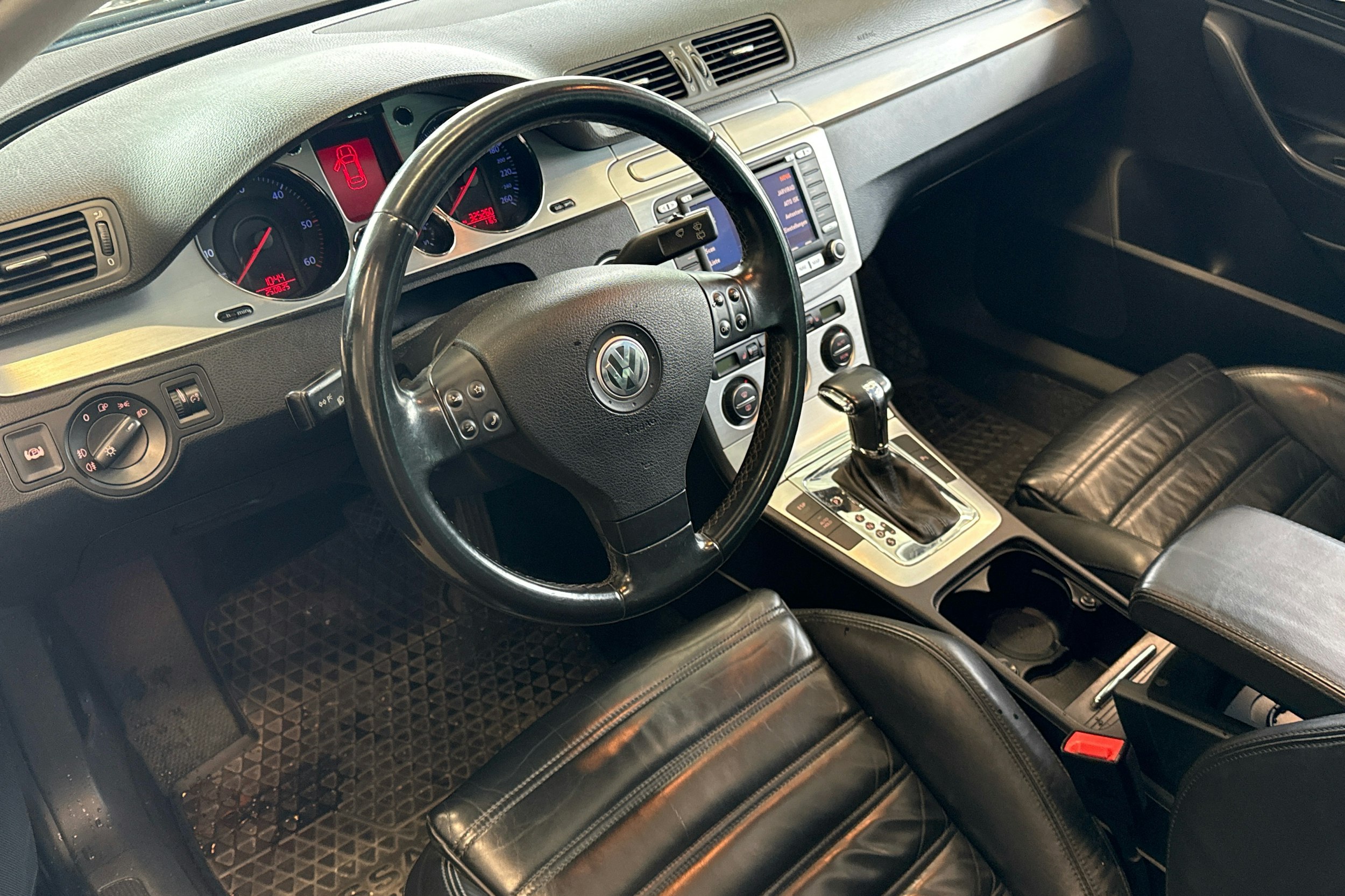 Musta Volkswagen PASSAT 2006 kuva 6.