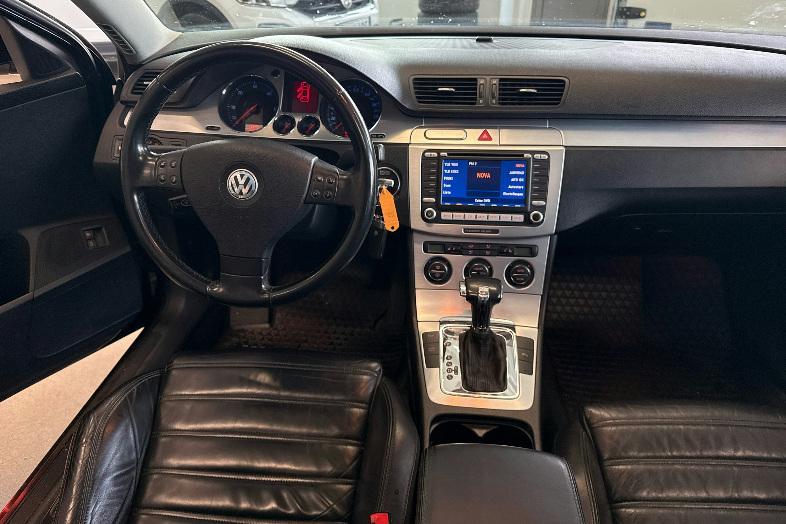 Musta Volkswagen PASSAT 2006 kuva 7.