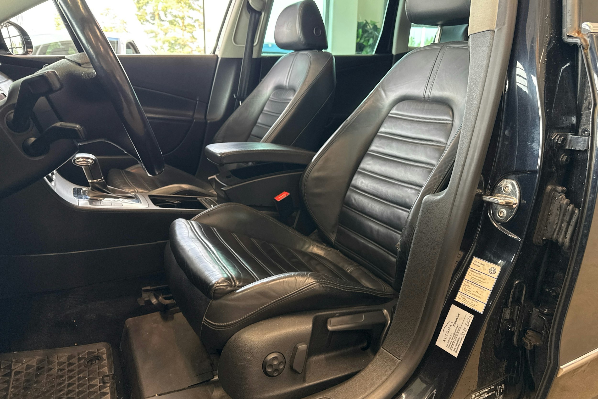 Musta Volkswagen PASSAT 2006 kuva 19.