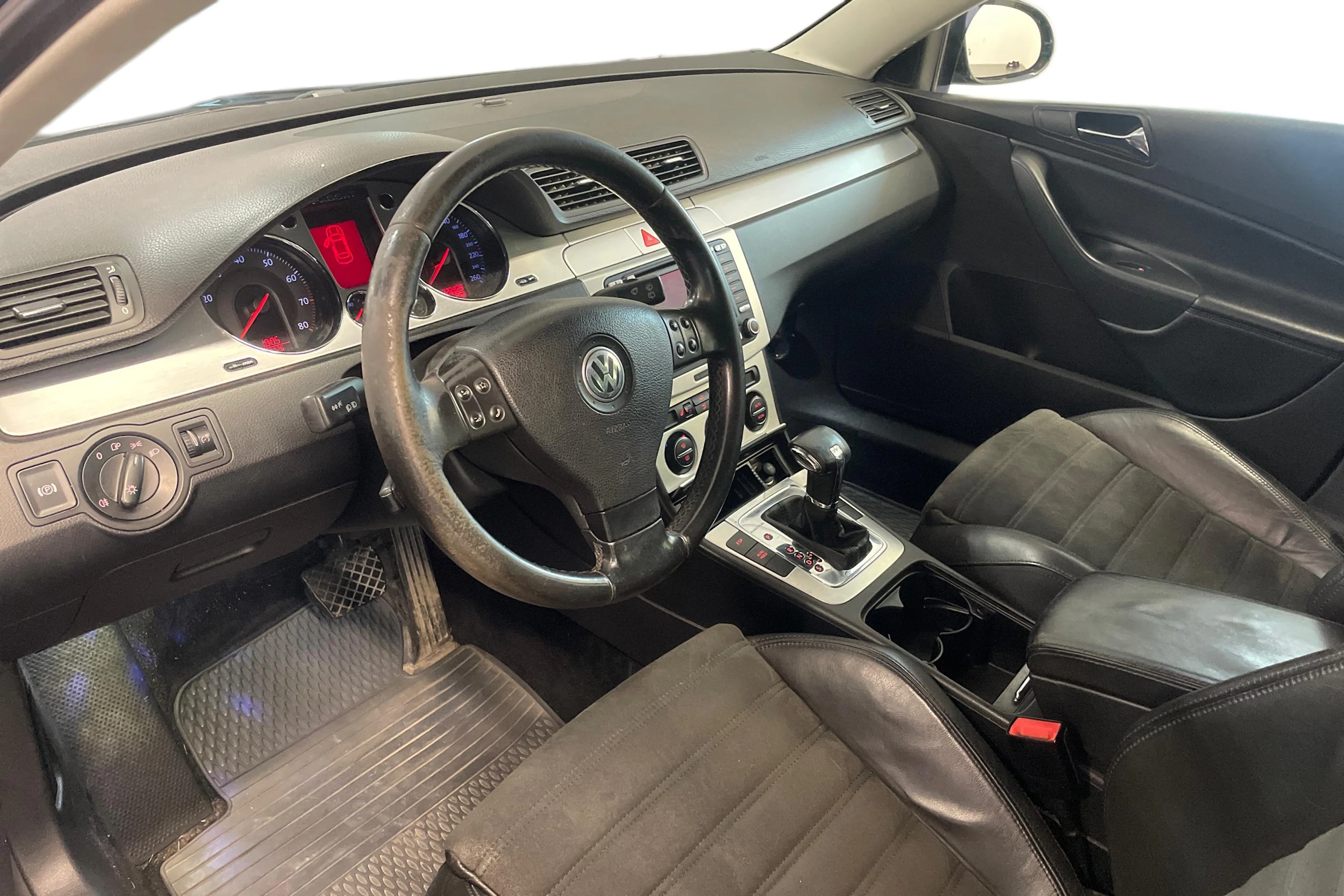 musta Volkswagen Passat 2006 kuva 6.