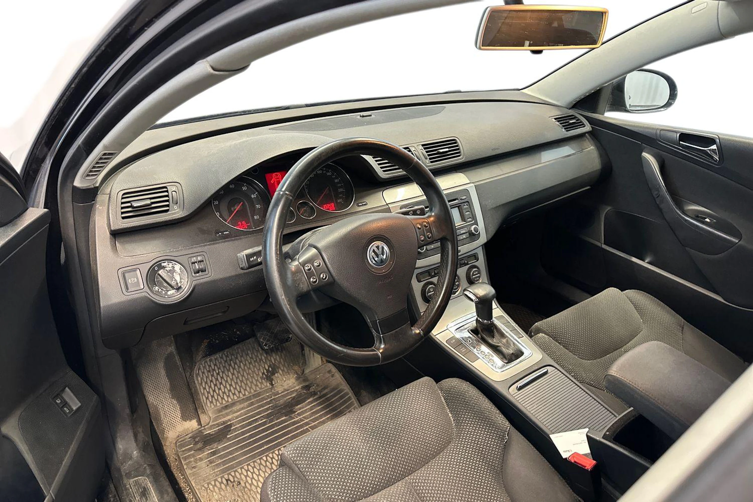 Musta Volkswagen Passat 2006 kuva 8.