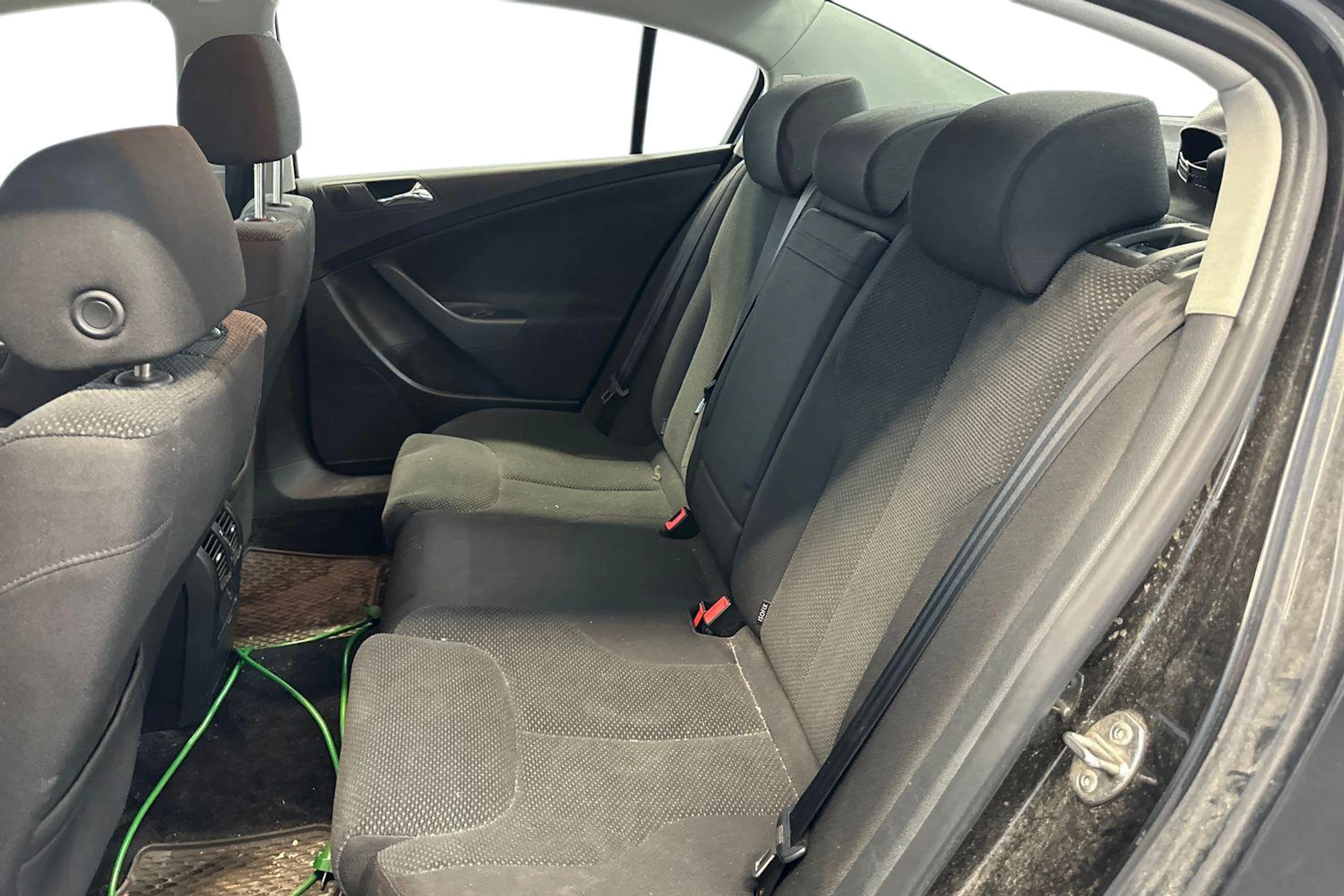 Musta Volkswagen Passat 2006 kuva 11.