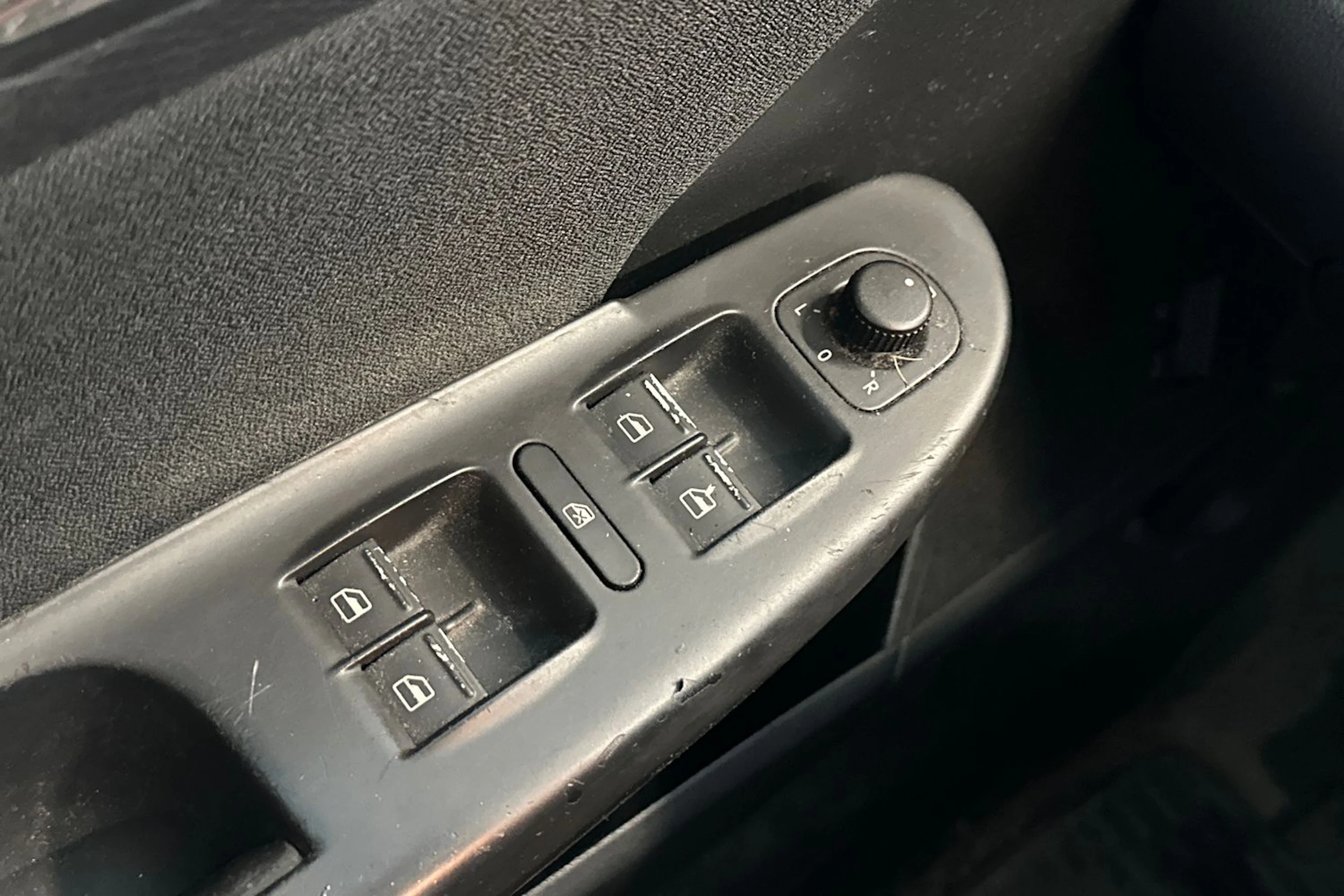 Musta Volkswagen Passat 2006 kuva 15.