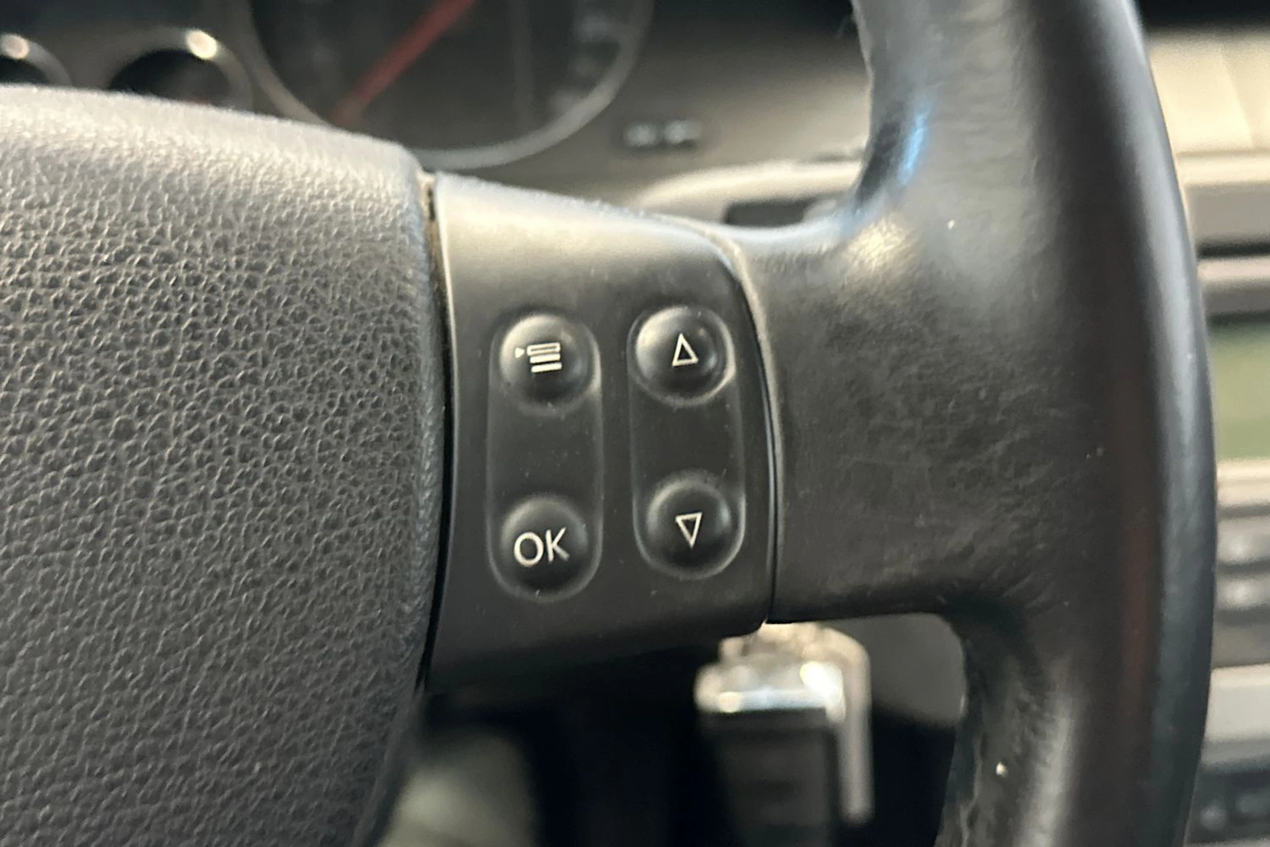 Musta Volkswagen Passat 2006 kuva 18.