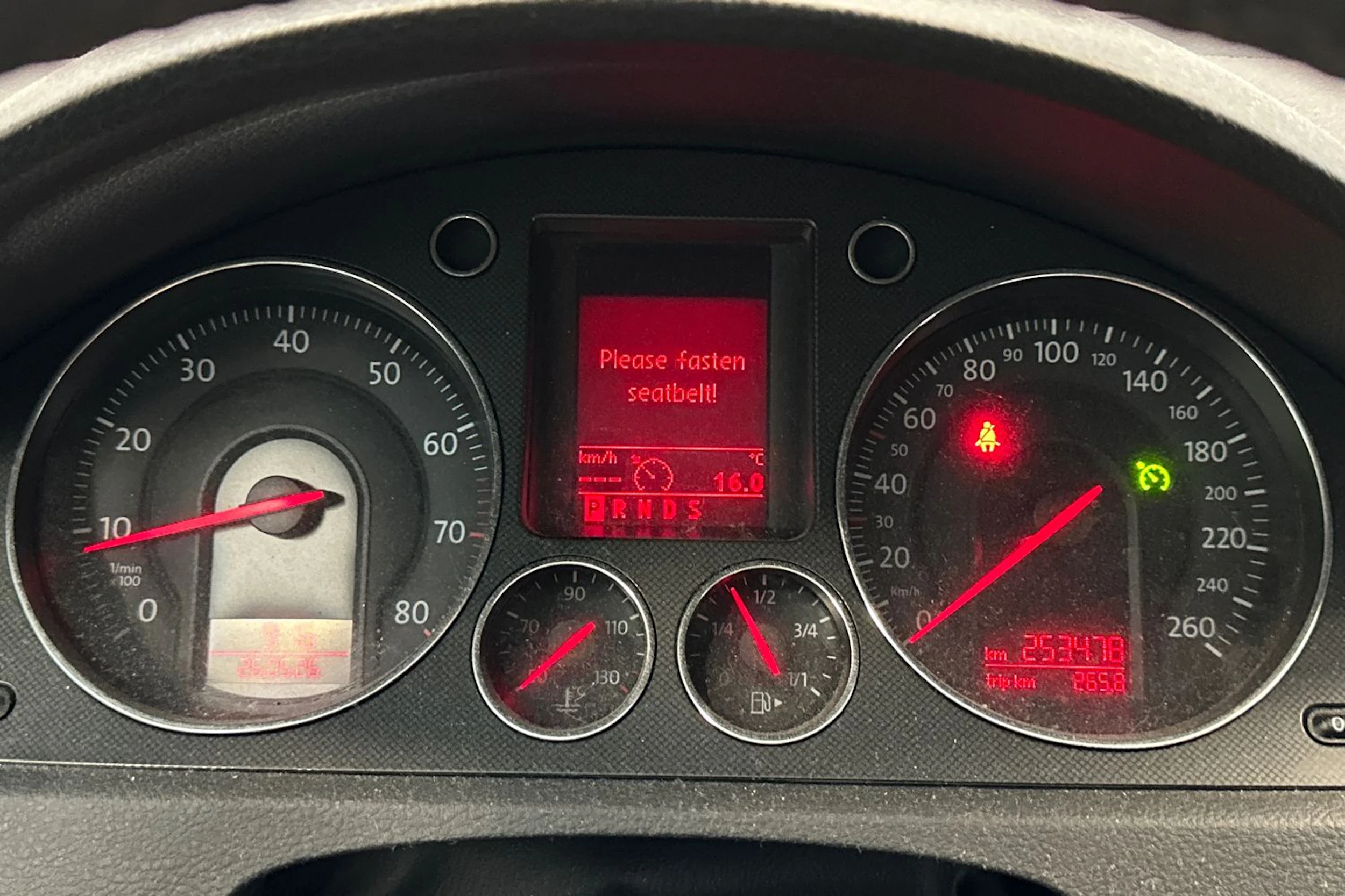 Musta Volkswagen Passat 2006 kuva 20.