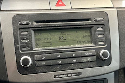 Musta Volkswagen Passat 2006 kuva 22.