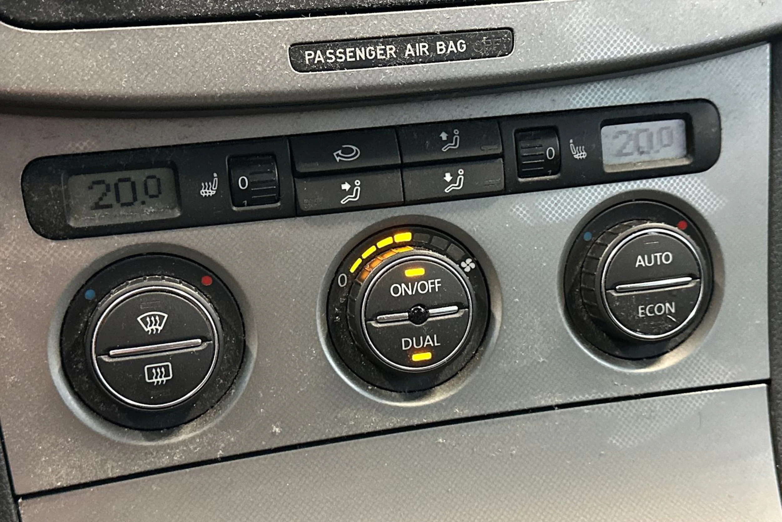 Musta Volkswagen Passat 2006 kuva 23.