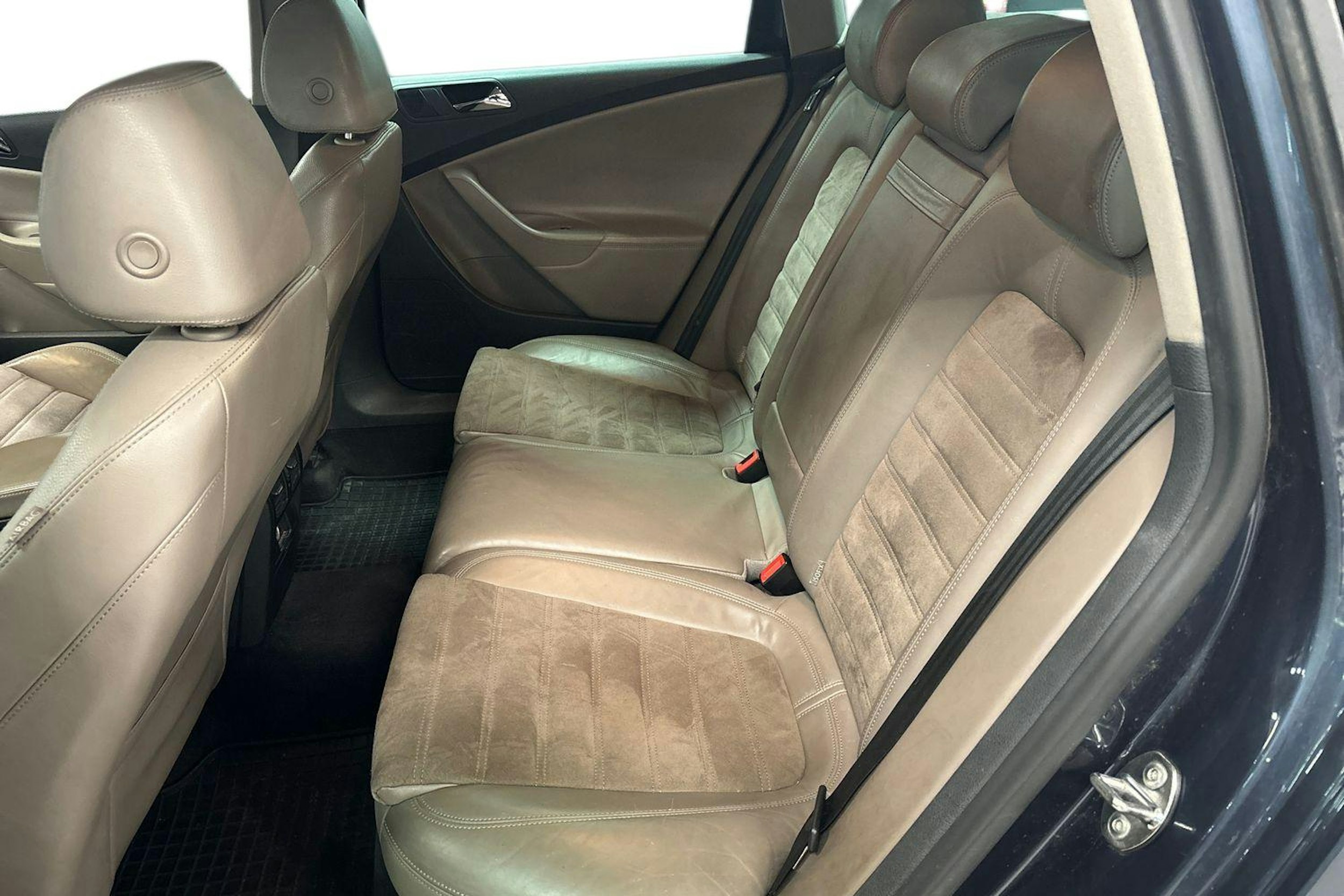 sininen Volkswagen Passat 2007 kuva 8.