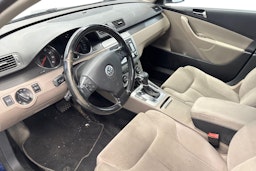 sininen Volkswagen Passat 2007 kuva 6.