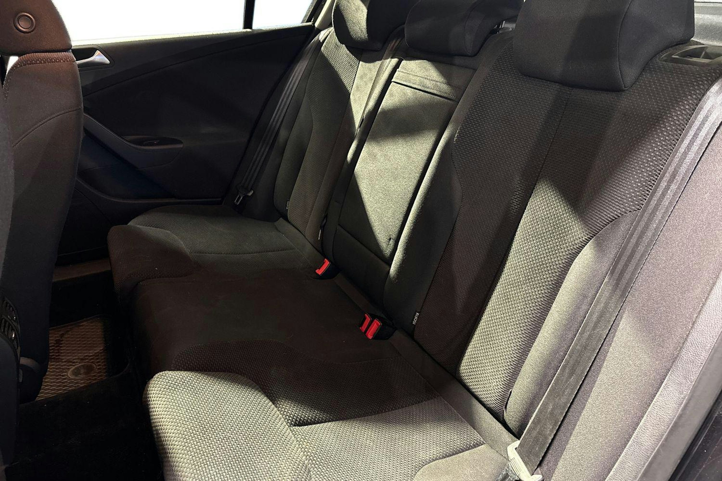 Musta Volkswagen PASSAT 2008 kuva 8.