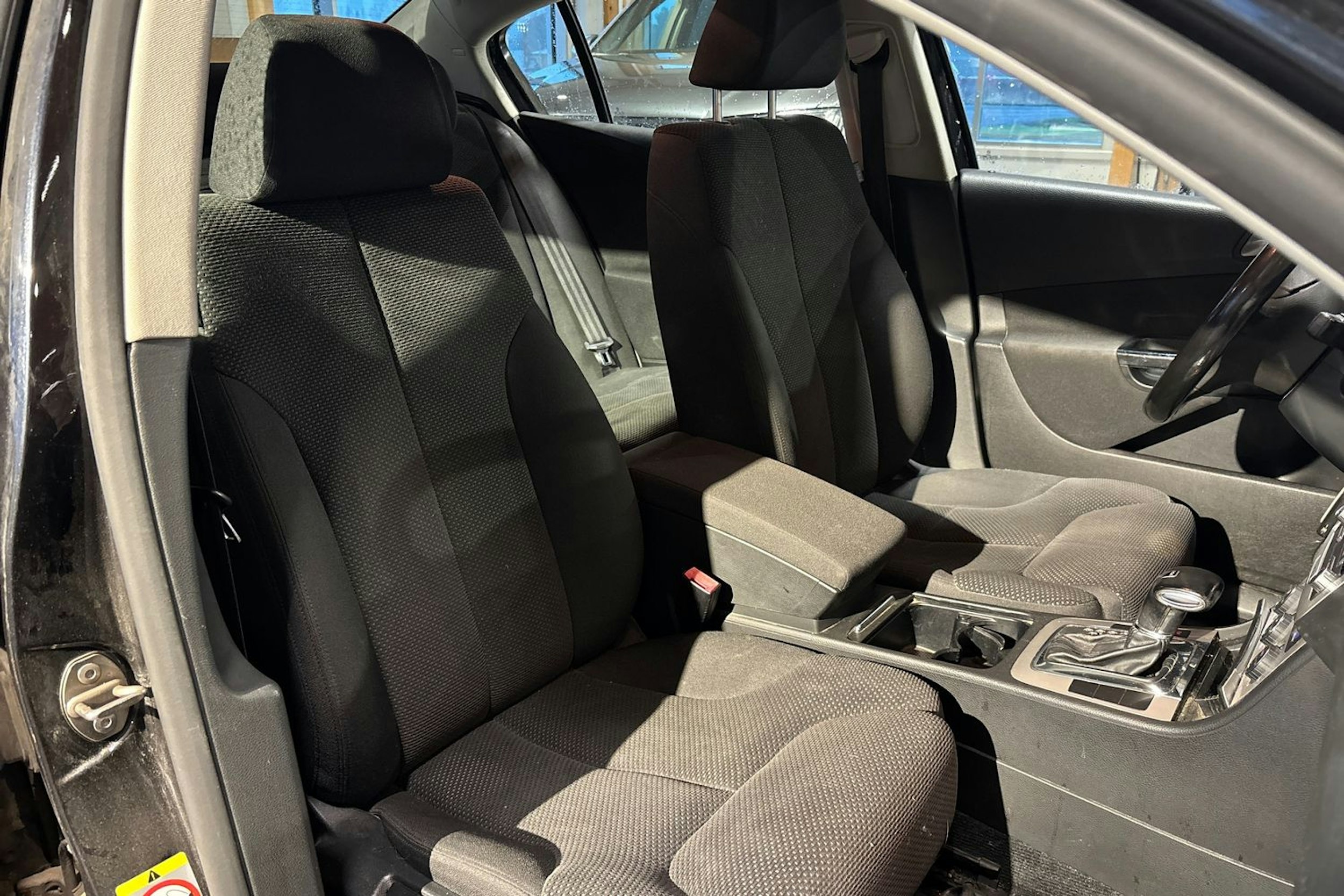 Musta Volkswagen PASSAT 2008 kuva 13.