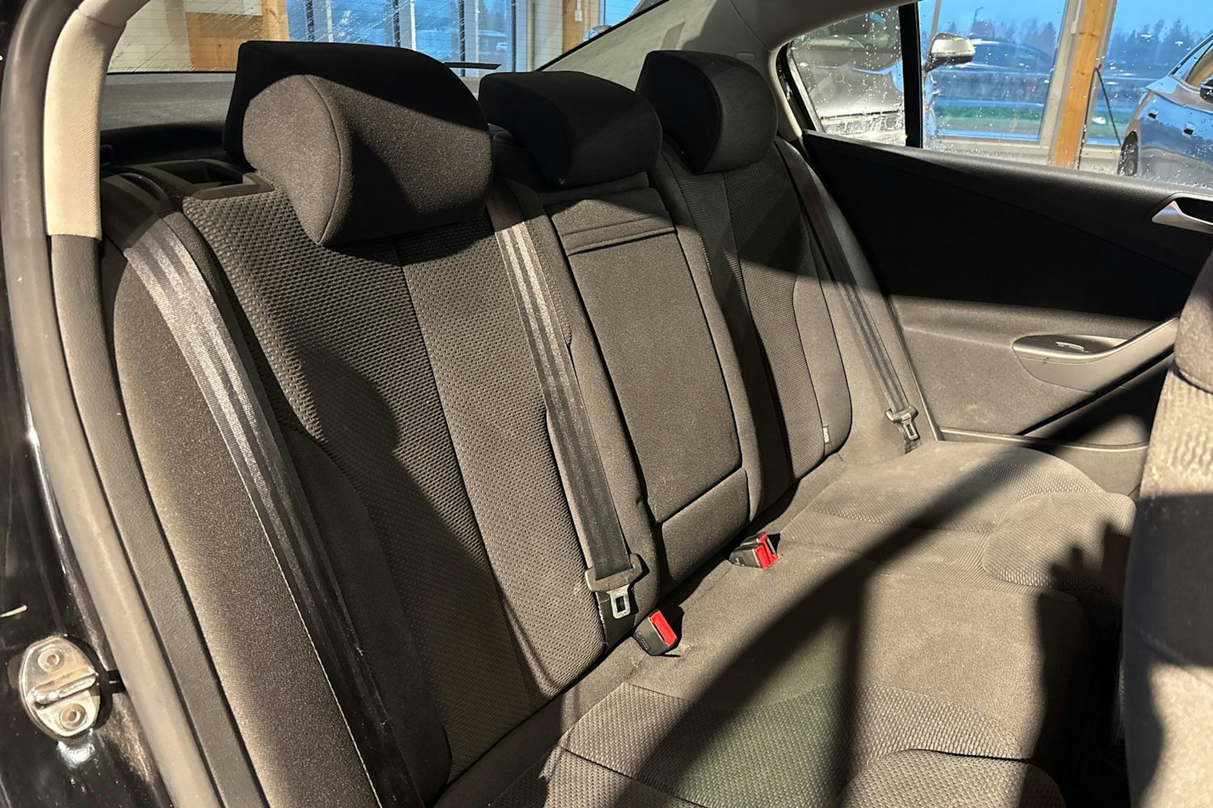 Musta Volkswagen PASSAT 2008 kuva 14.