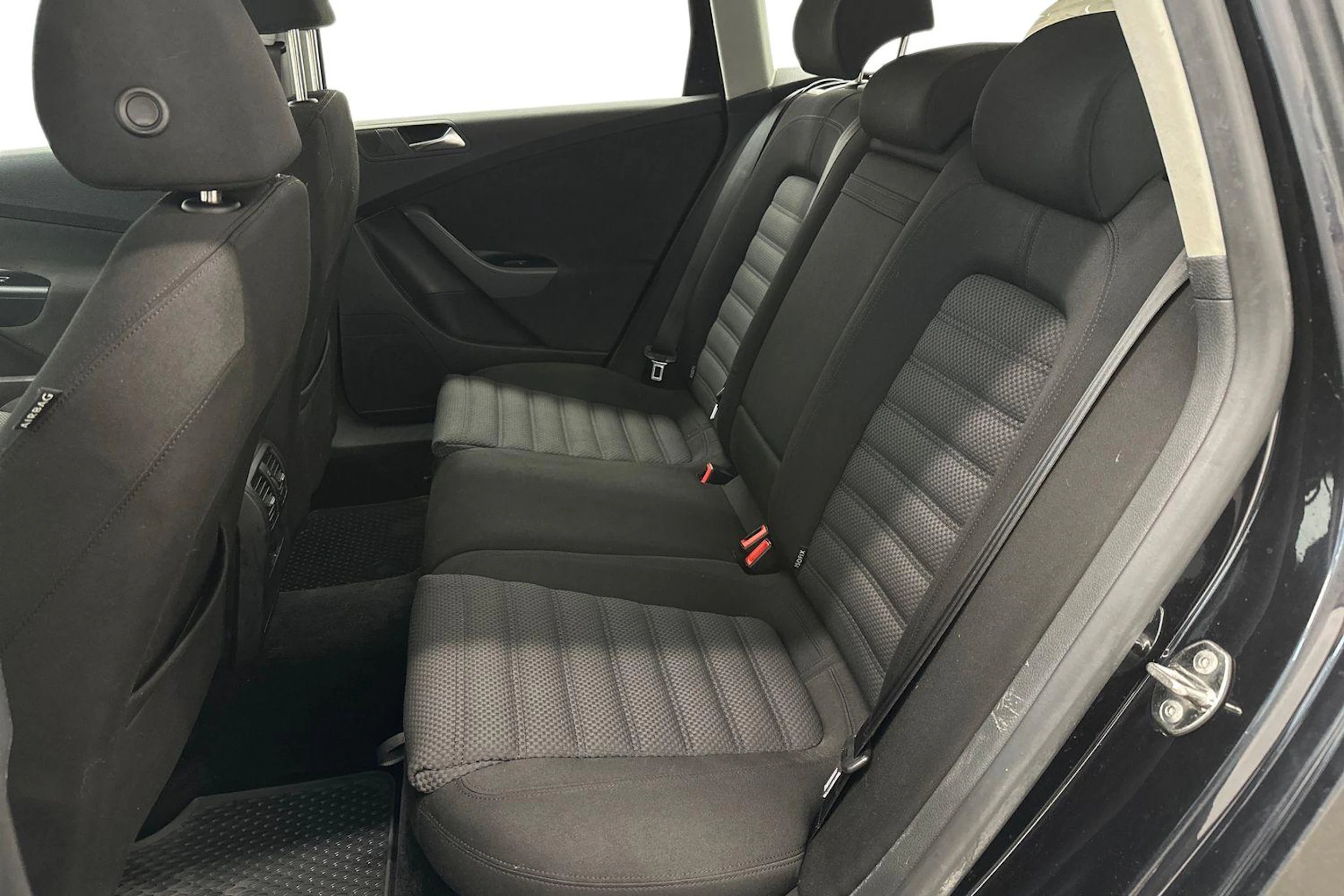 Musta Volkswagen PASSAT 2008 kuva 11.