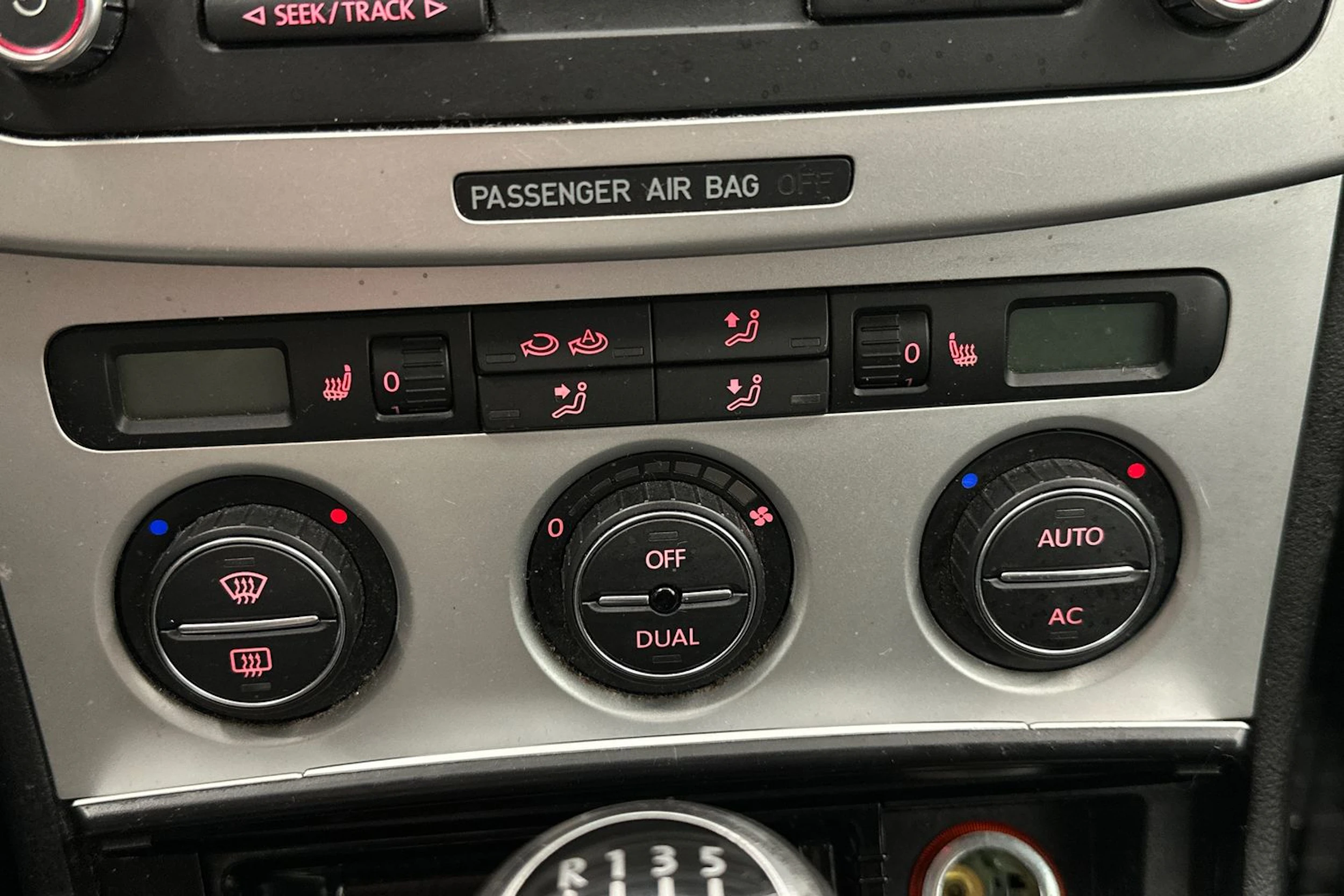 Musta Volkswagen PASSAT 2008 kuva 32.