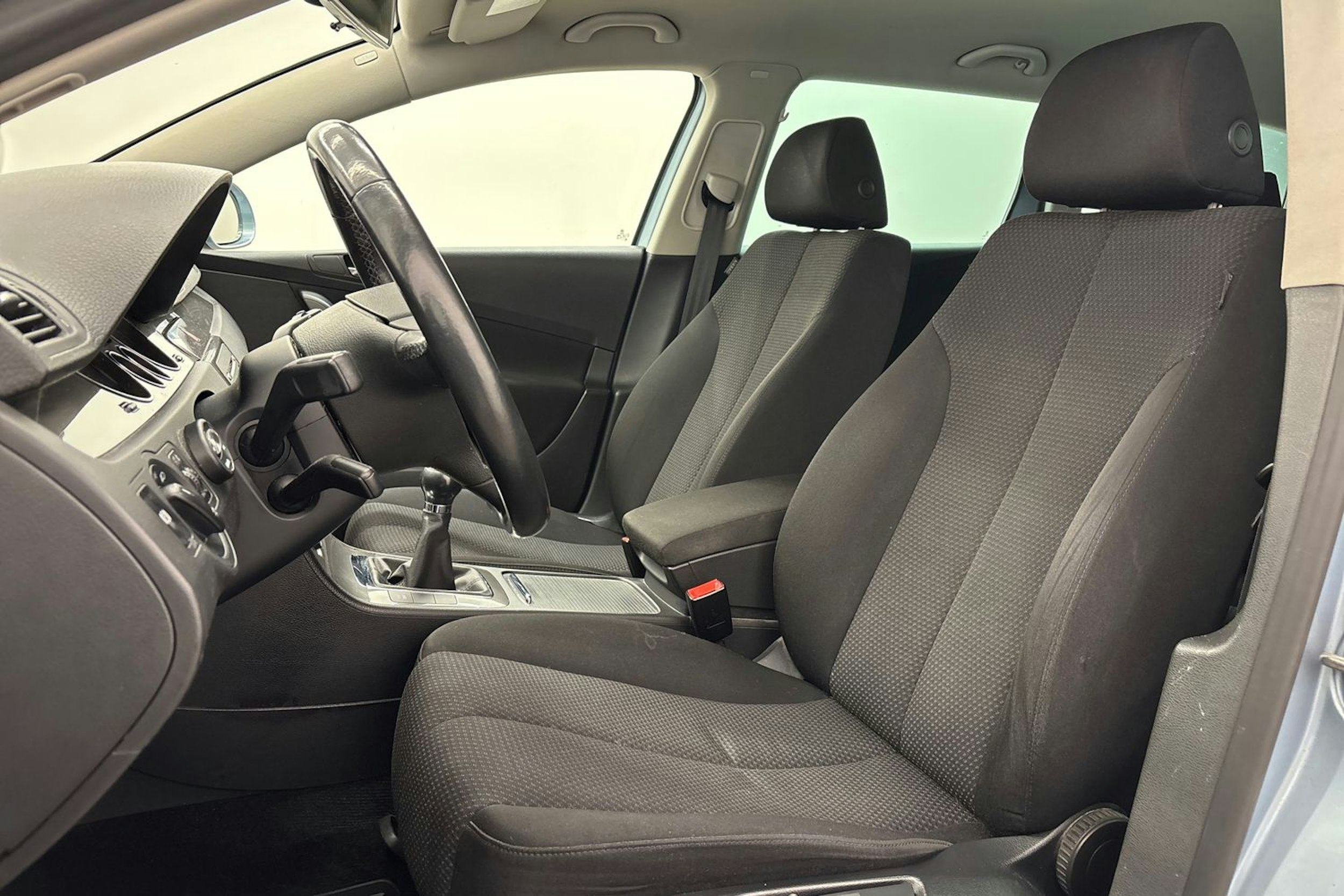 Sininen Volkswagen PASSAT 2008 kuva 11.