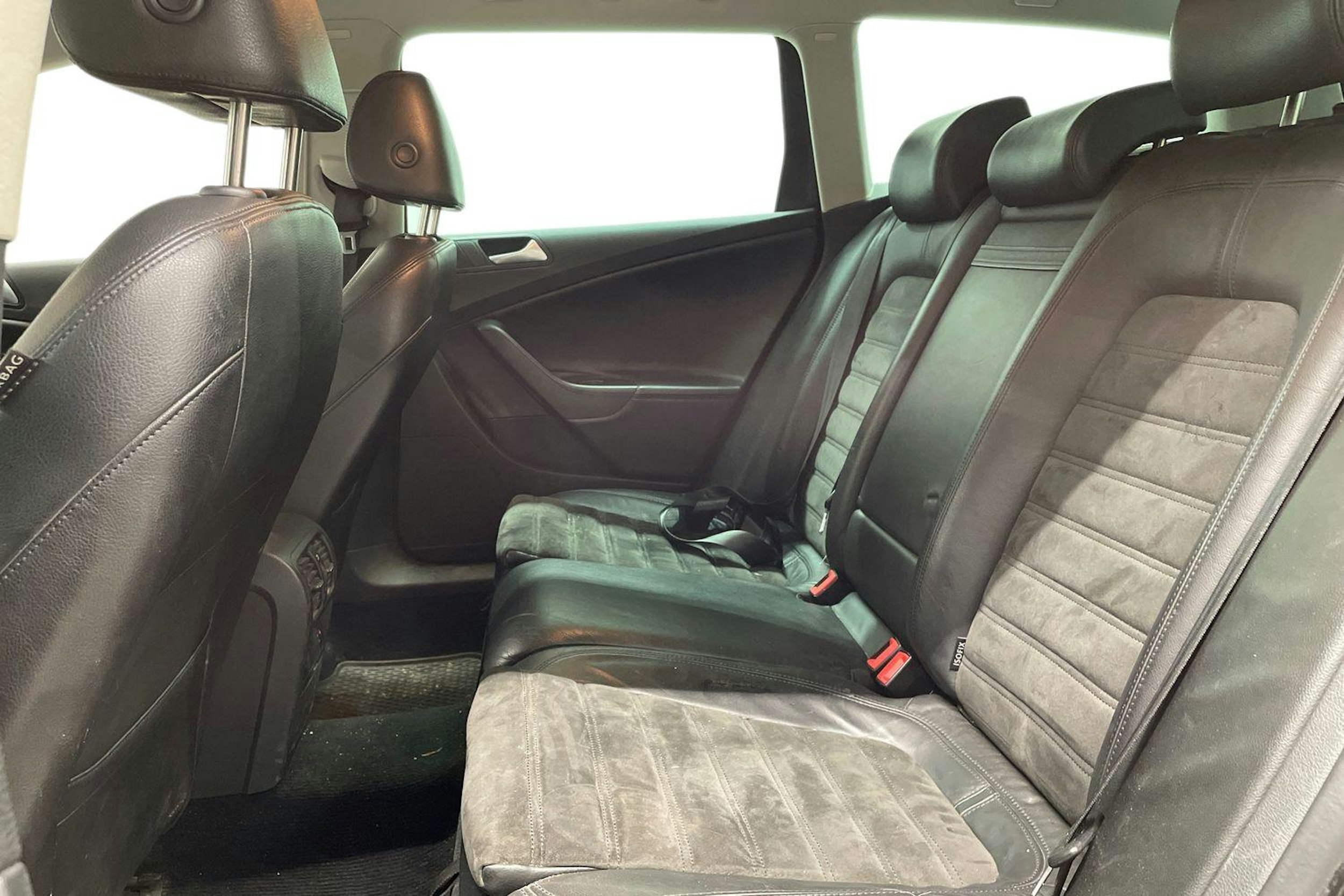 ruskea (beige) Volkswagen Passat 2009 kuva 8.