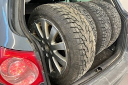 sininen Volkswagen Passat 2009 kuva 11.