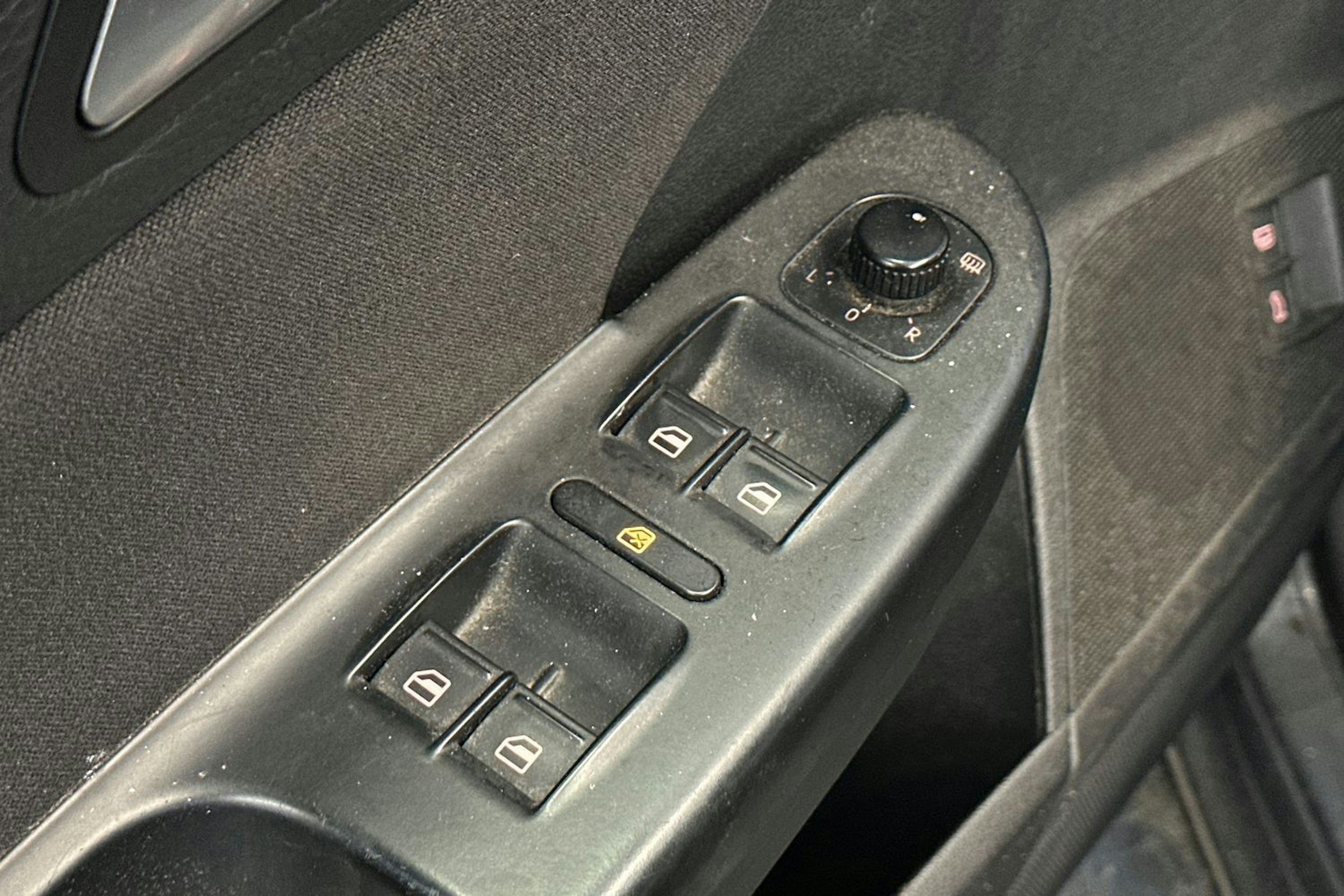 sininen Volkswagen Passat 2009 kuva 13.