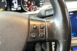 sininen Volkswagen Passat 2009 kuva 16.