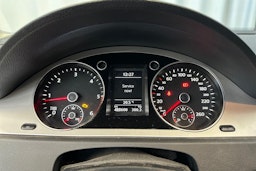 sininen Volkswagen Passat 2009 kuva 18.