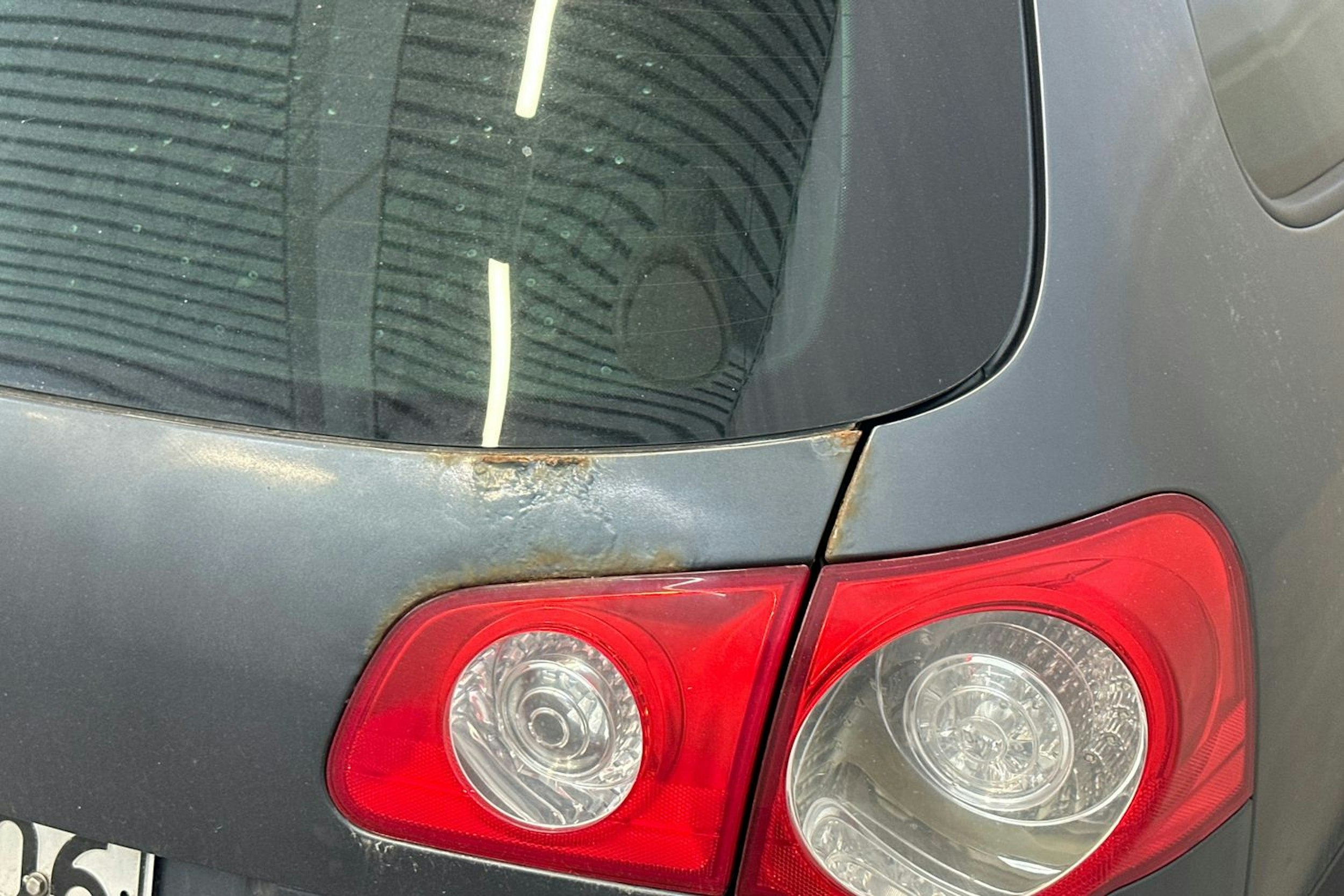 sininen Volkswagen Passat 2009 kuva 29.