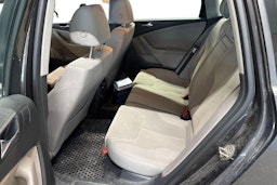 ruskea (beige) Volkswagen Passat 2009 kuva 8.