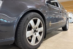 ruskea (beige) Volkswagen Passat 2009 kuva 11.