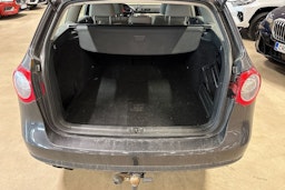 ruskea (beige) Volkswagen Passat 2009 kuva 16.