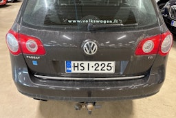 ruskea (beige) Volkswagen Passat 2009 kuva 17.