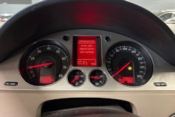 ruskea (beige) Volkswagen Passat 2009 kuva 21.