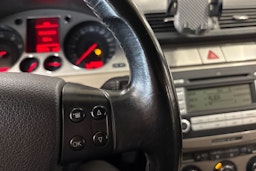 ruskea (beige) Volkswagen Passat 2009 kuva 23.