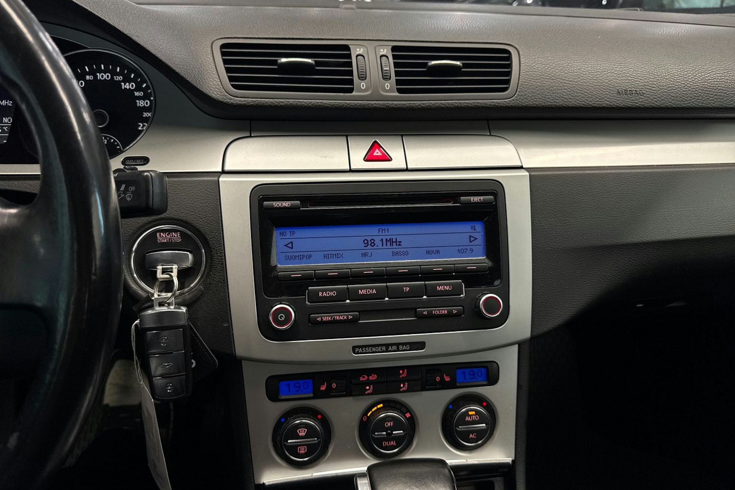 Harmaa Volkswagen PASSAT 2009 kuva 21.
