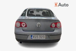 harmaa Volkswagen Passat 2009 kuva 4.