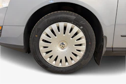 harmaa Volkswagen Passat 2009 kuva 12.