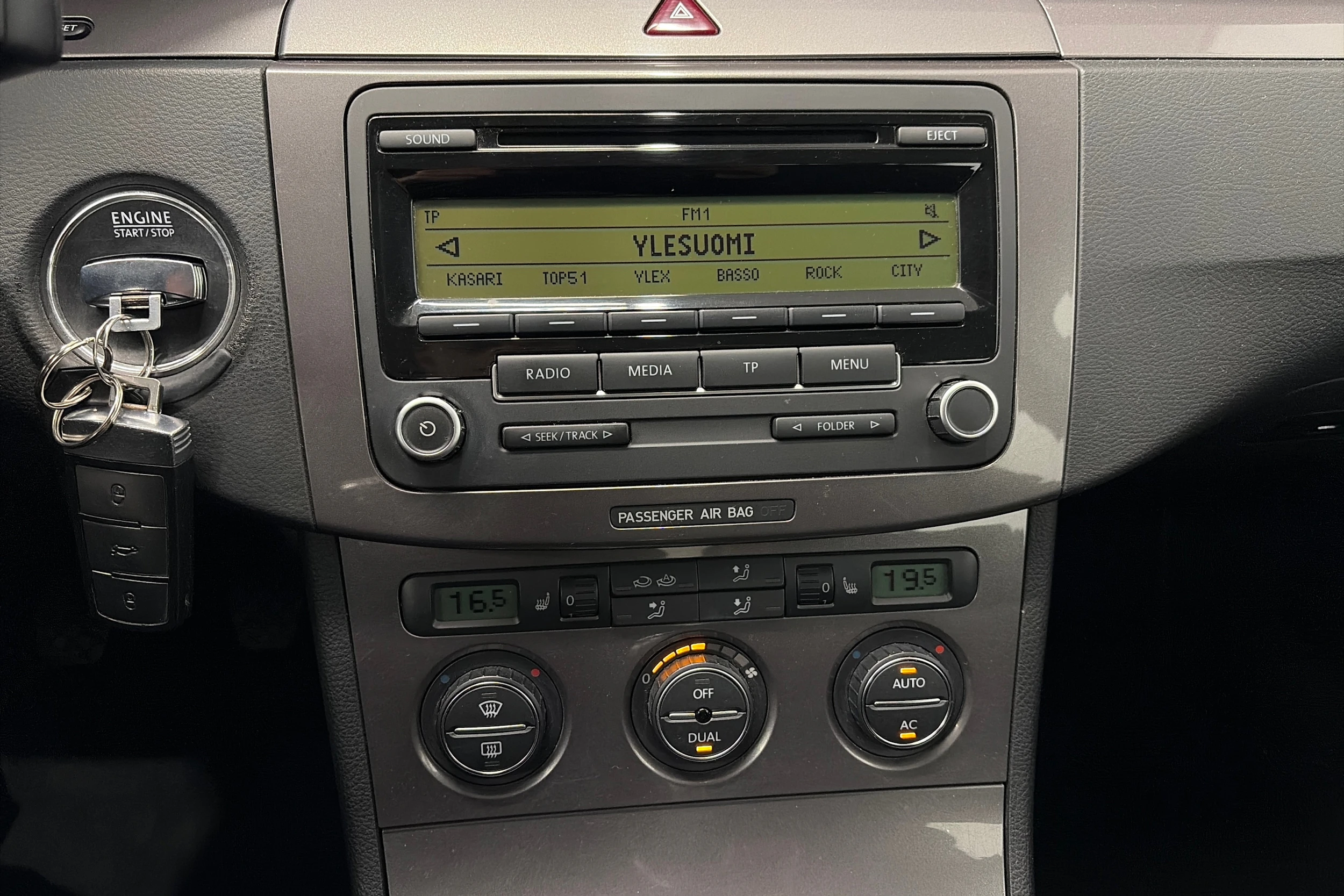 harmaa Volkswagen Passat 2009 kuva 17.
