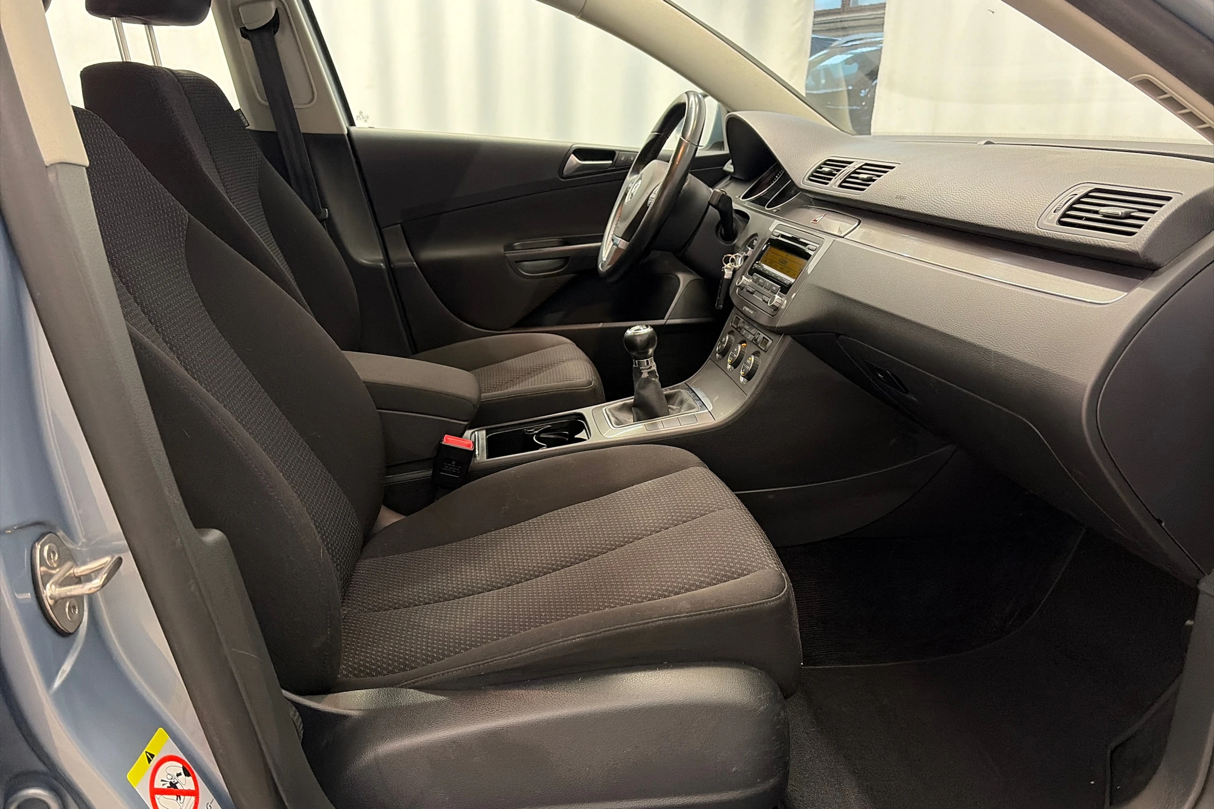harmaa Volkswagen Passat 2009 kuva 20.