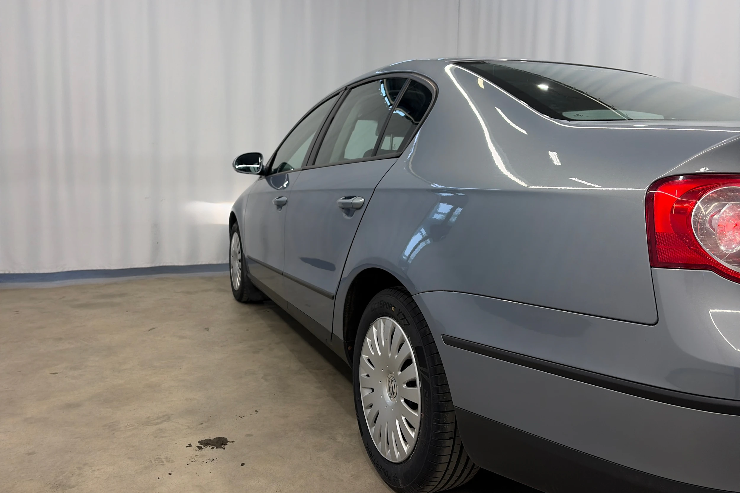 harmaa Volkswagen Passat 2009 kuva 23.