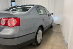 harmaa Volkswagen Passat 2009 kuva 24.
